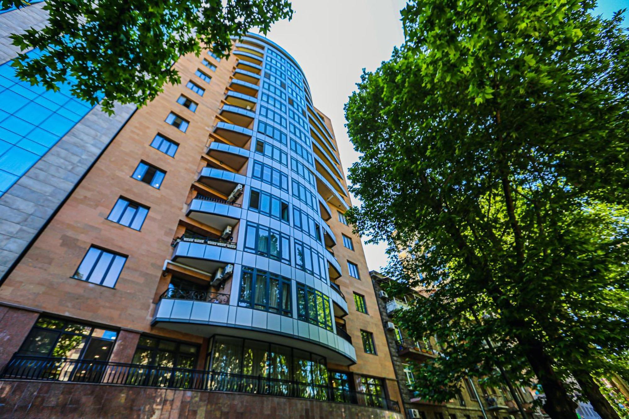 L&L. Apartamento Erevan Exterior foto