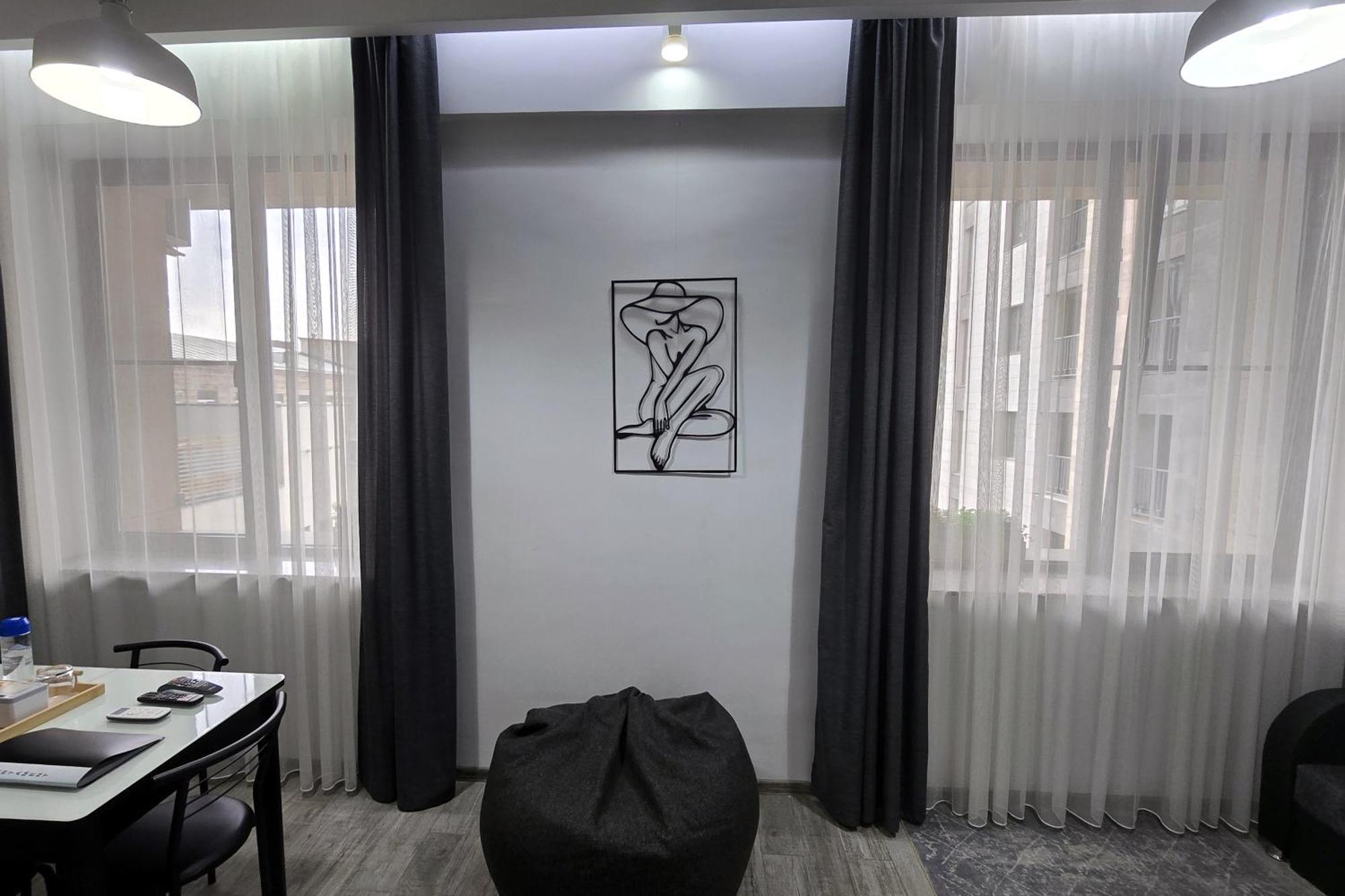L&L. Apartamento Erevan Exterior foto